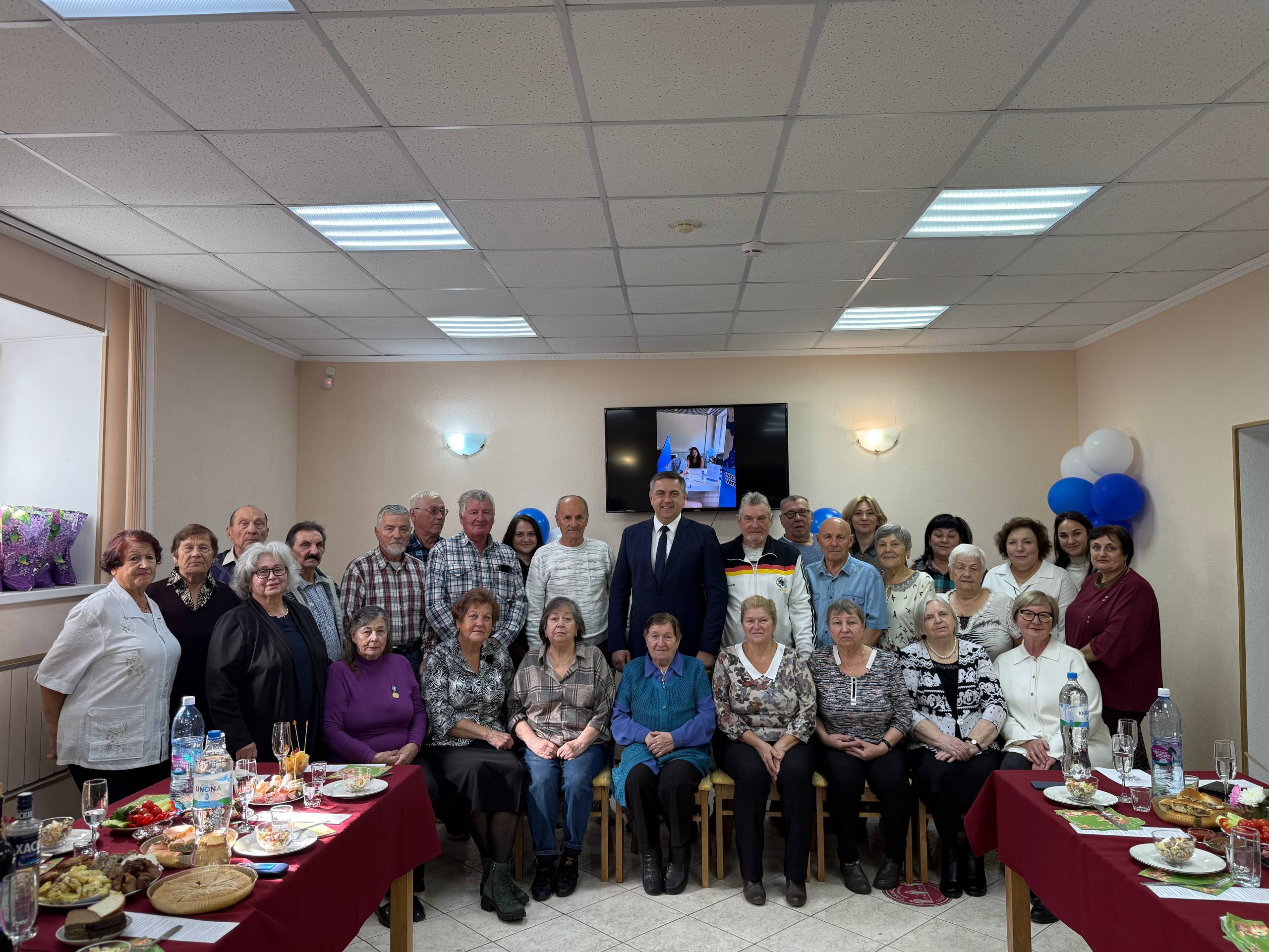 С днём старшего поколения! С днём старшего поколения!